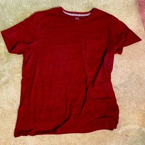 Old navy red t shirt